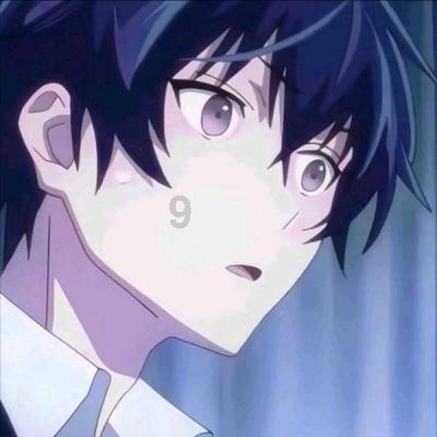 路遇女子昏迷街头，协警跪地急救10分钟！把她从死亡线上拉回